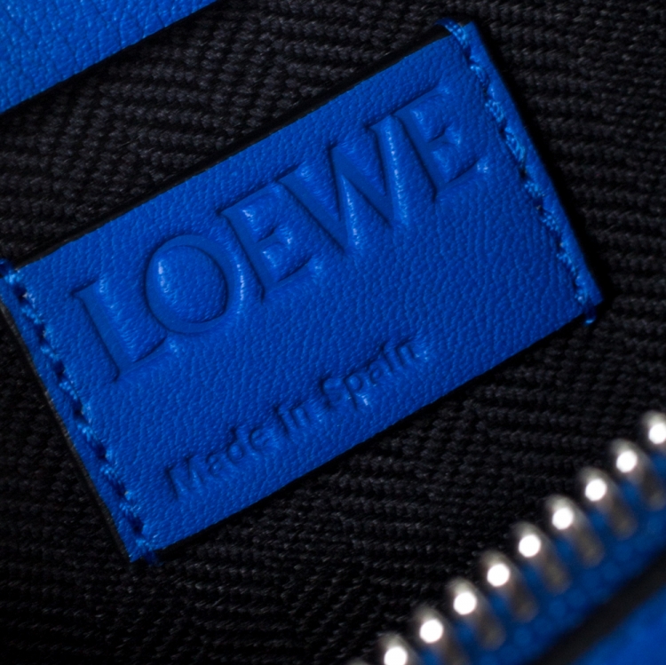 مملوكة مسبقًا Loewe Blue Leather T Pouch Embroidered Clutch Bag