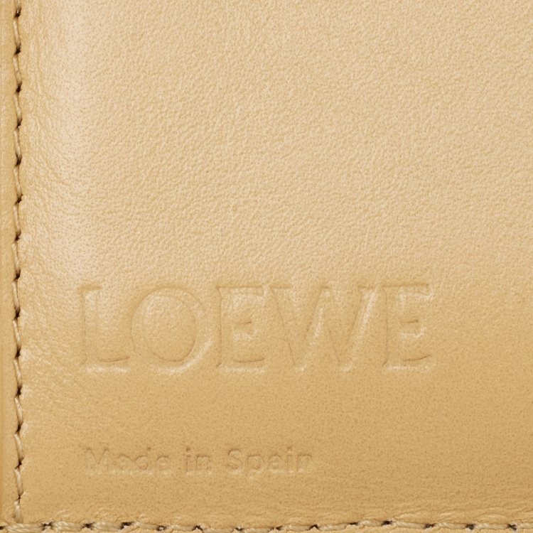 Pre Owned Loewe Yellow Leather Anagram Trifold Wallet