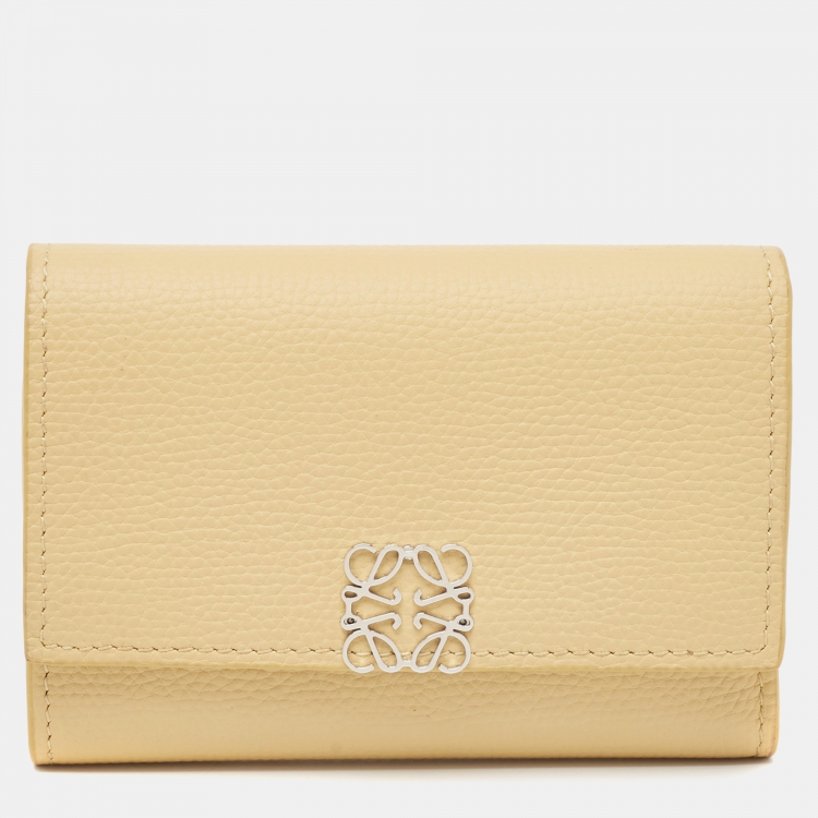 Pre Owned Loewe Yellow Leather Anagram Trifold Wallet