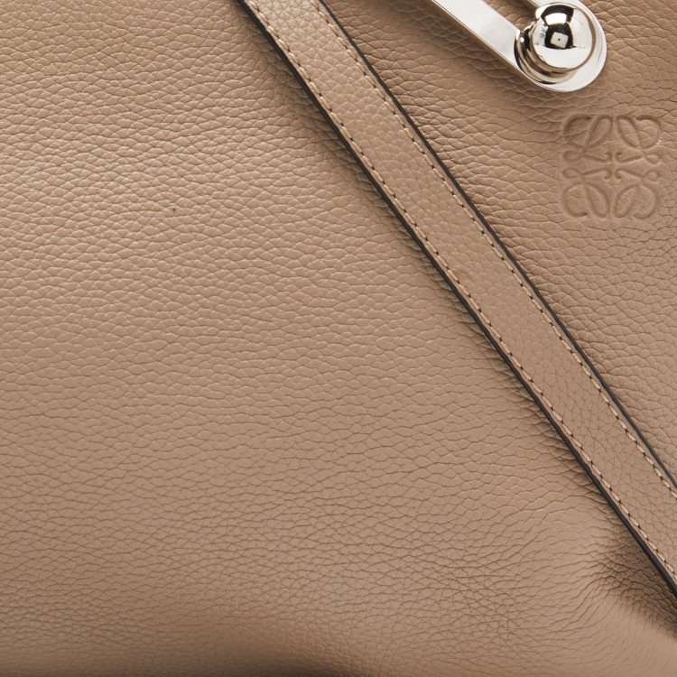 Pre Owned Loewe Beige Leather Small Missy Bag