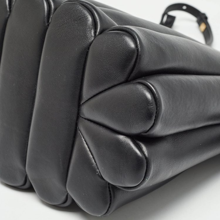 Pre Owned Loewe Black Leather Ondas Flamenco Knot Shoulder Bag