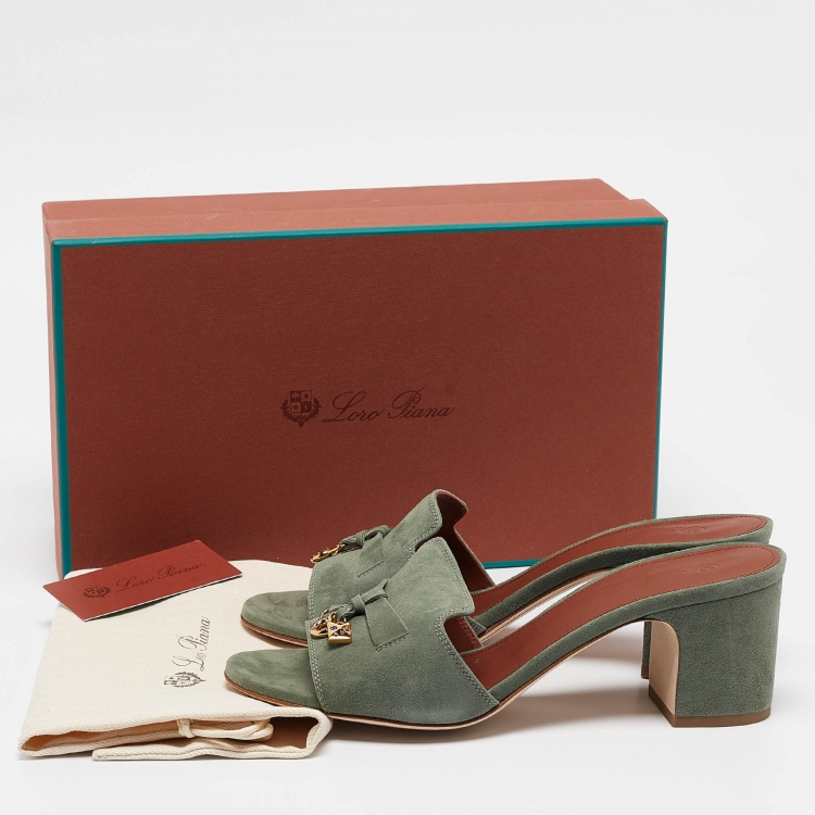 مملوكة مسبقًا Loro Piana Green Suede Summer Charms Slide Sandals Size 38.5