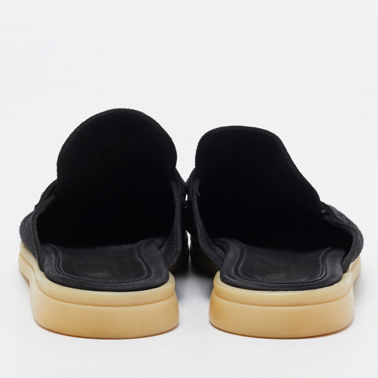 مملوكة مسبقًا Loro Piana Black Suede Charms Walk Mules Size 37