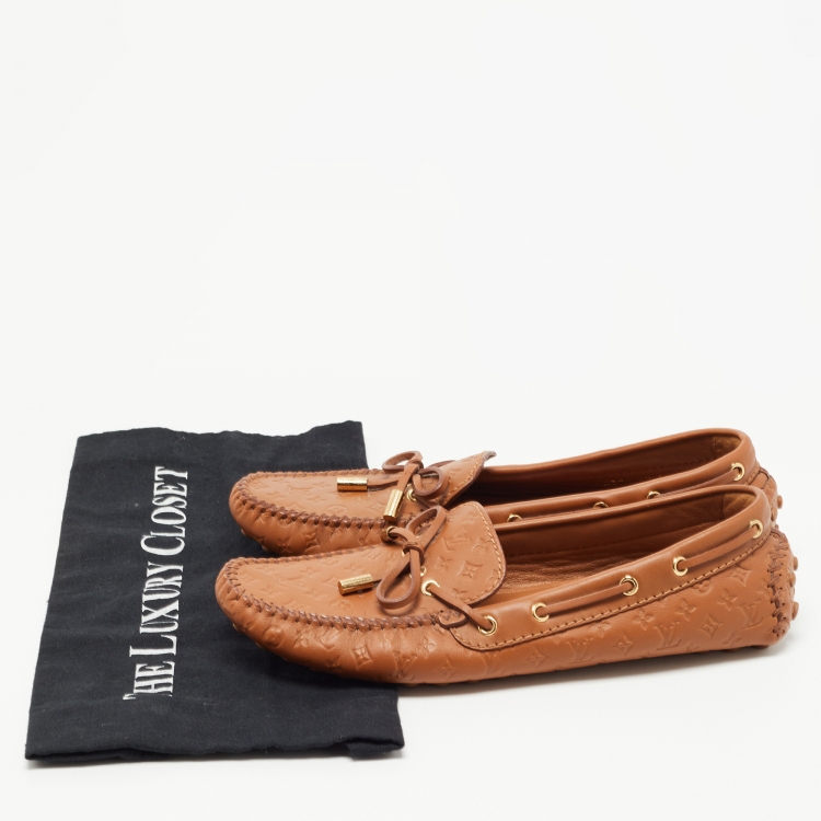 مملوكة مسبقًا Louis Vuitton Brown Monogram Embossed Leather Gloria Loafers Size 39