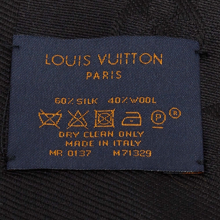 مملوكة مسبقًا Louis Vuitton Black Monogram Wool & Silk Scarf