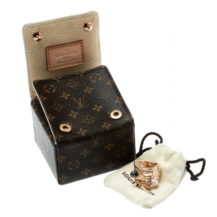 Pre Owned Louis Vuitton Cultured Pearl & Monogram Charm 18K Yellow Gold Cocktail Ring Size 54