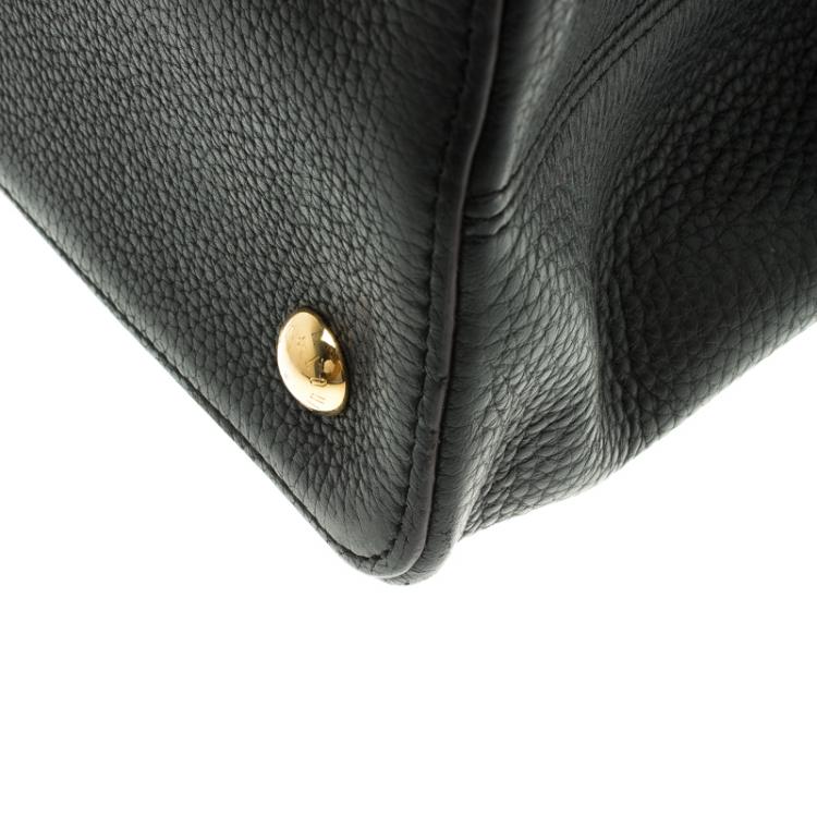Pre Owned Louis Vuitton Black Taurillon Leather Capucines MM Bag