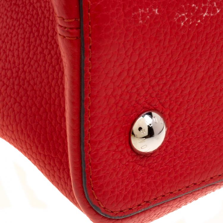 مملوكة مسبقًا Louis Vuitton Red Taurillon Leather Capucines MM Bag
