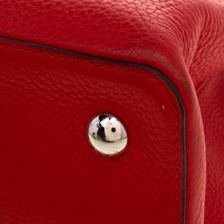 مملوكة مسبقًا Louis Vuitton Red Taurillon Leather Capucines MM Bag