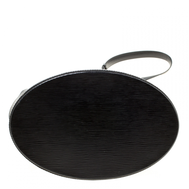 مملوكة مسبقًا Louis Vuitton Black Epi Leather Cluny Bag