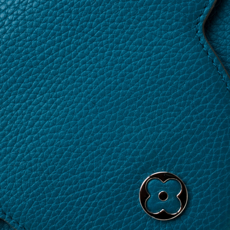 مملوكة مسبقًا Louis Vuitton Turquoise Taurillon Leather Capucines MM Bag