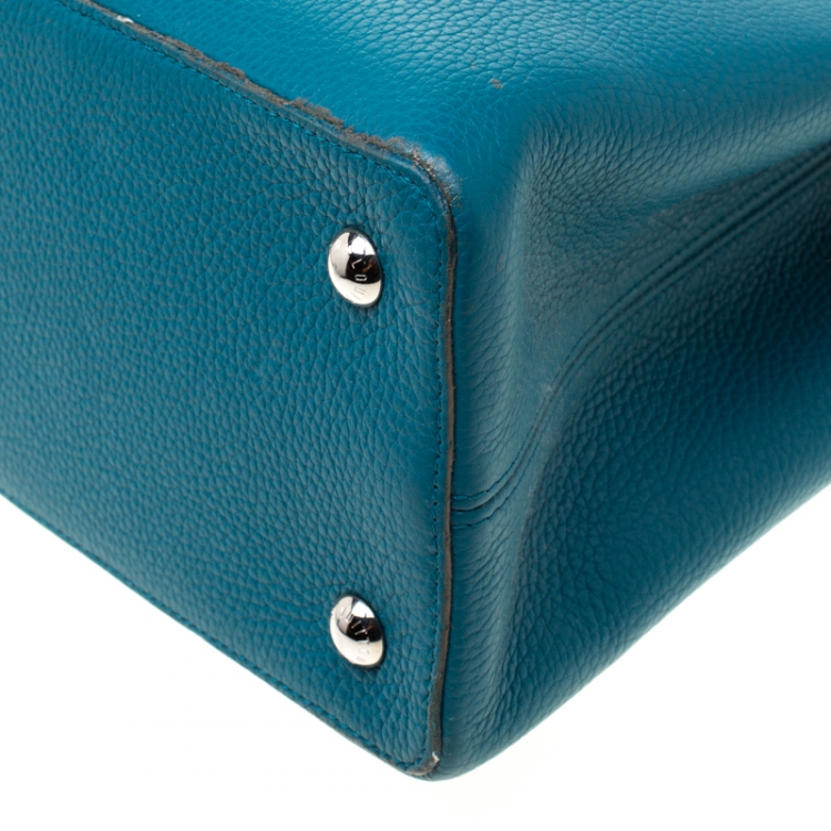 مملوكة مسبقًا Louis Vuitton Turquoise Taurillon Leather Capucines MM Bag