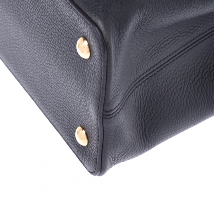 Pre Owned Louis Vuitton Black Taurillon Leather Capucines MM Bag