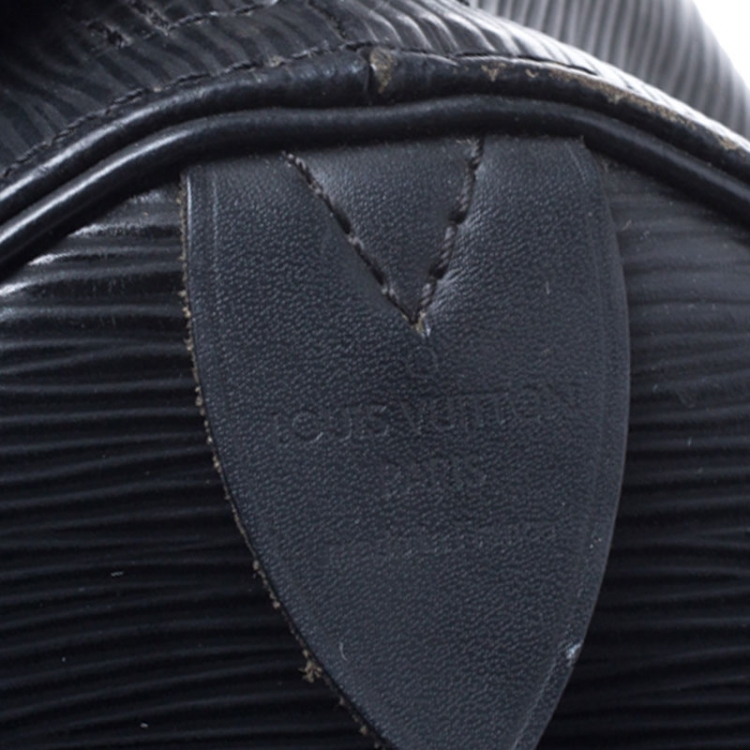 مملوكة مسبقًا Louis Vuitton Black Epi Leather Speedy 30 Bag