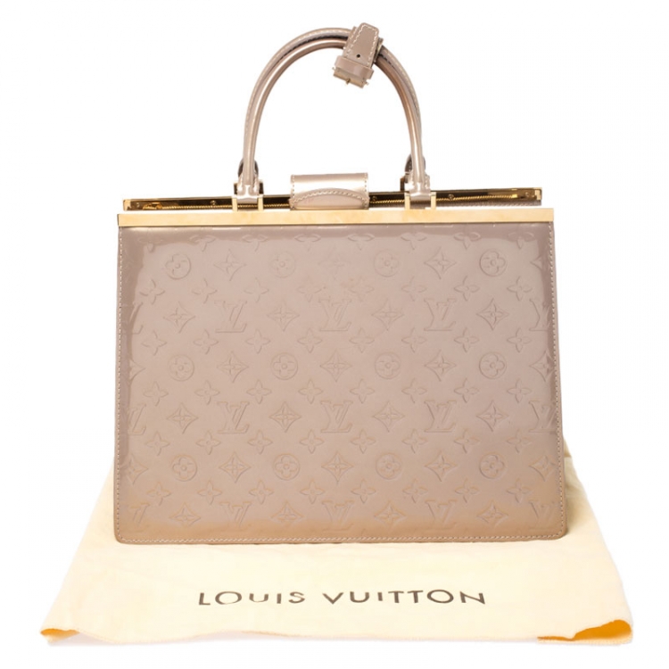 Pre Owned Louis Vuitton Beige Poudre Monogram Vernis Deesse GM Bag