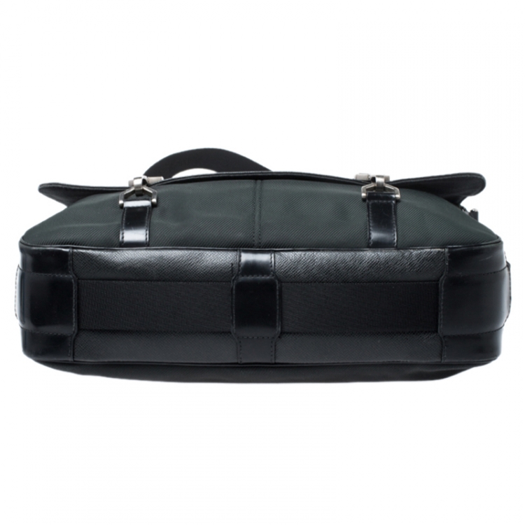 Pre Owned Louis Vuitton Black/Green Taiga Dersou Messenger Bag