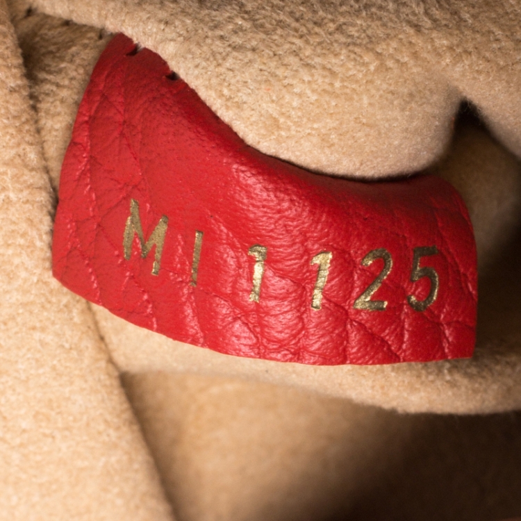 مملوكة مسبقًا Louis Vuitton Coquelicot Taurillon Leather Volta Bag