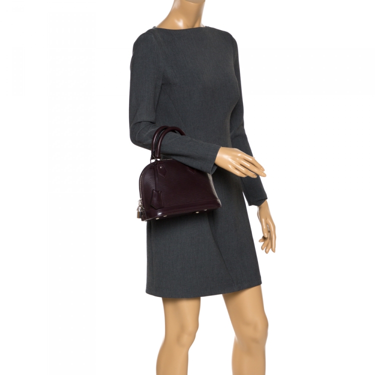 Alma bb leather handbag Louis Vuitton Burgundy in Leather - 32814771