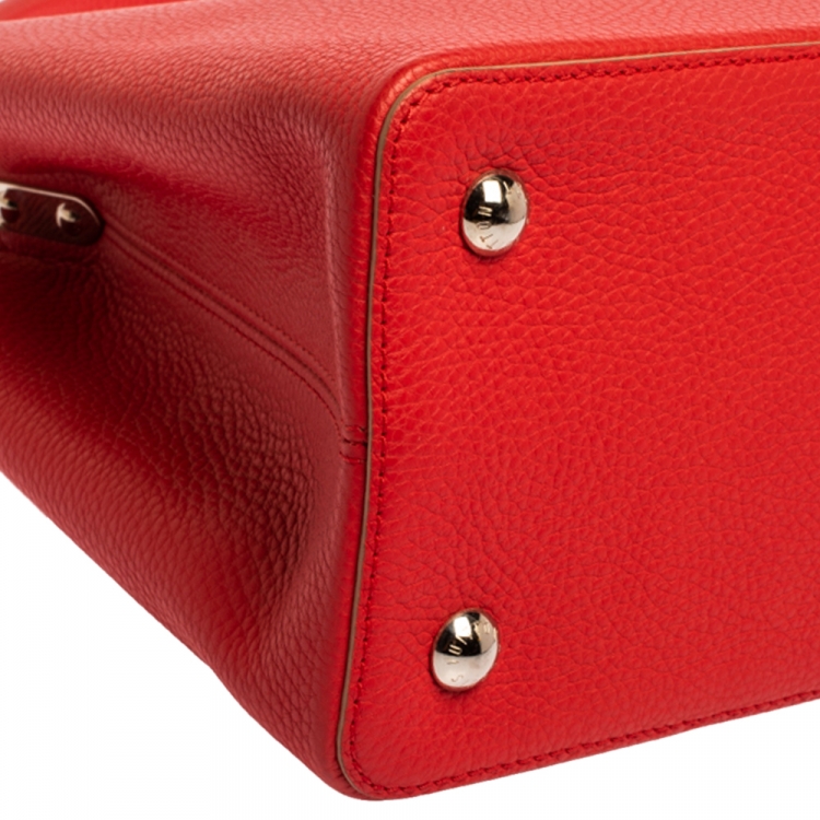 مملوكة مسبقًا Louis Vuitton Cherry Taurillon Leather Capucines MM Bag