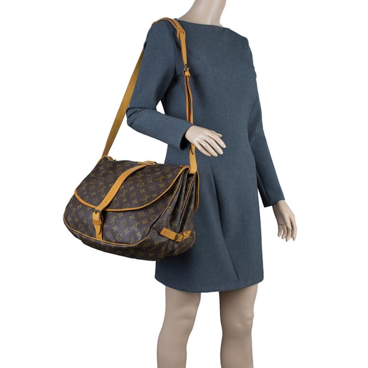Pre Owned Louis Vuitton Monogram Canvas Saumur Messenger 35 Bag