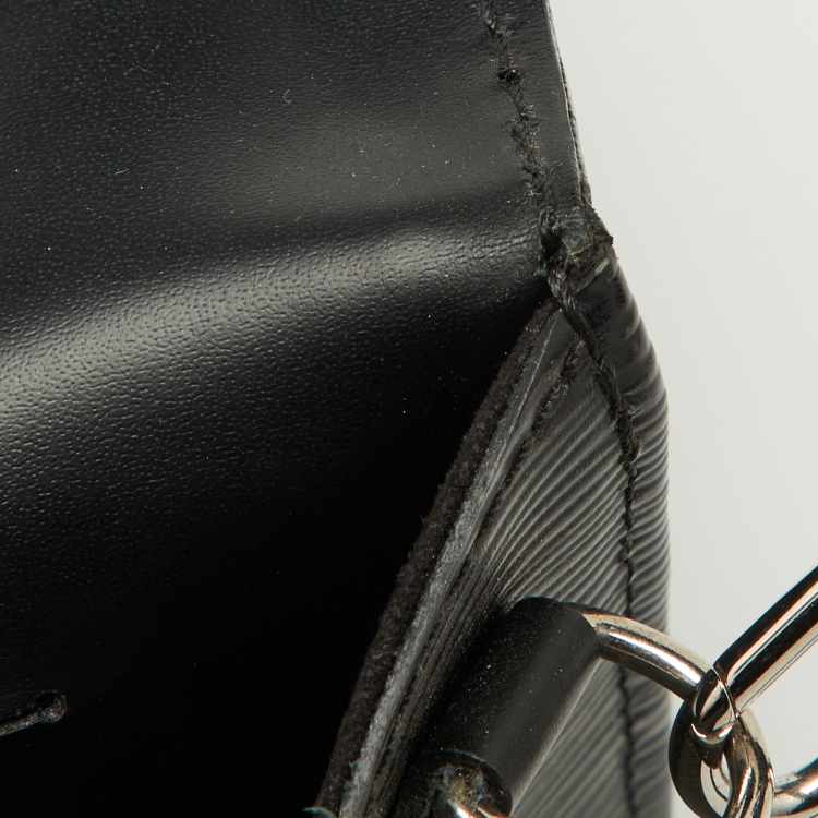 Pre Owned Louis Vuitton Black Epi Leather Sevigne Clutch Bag