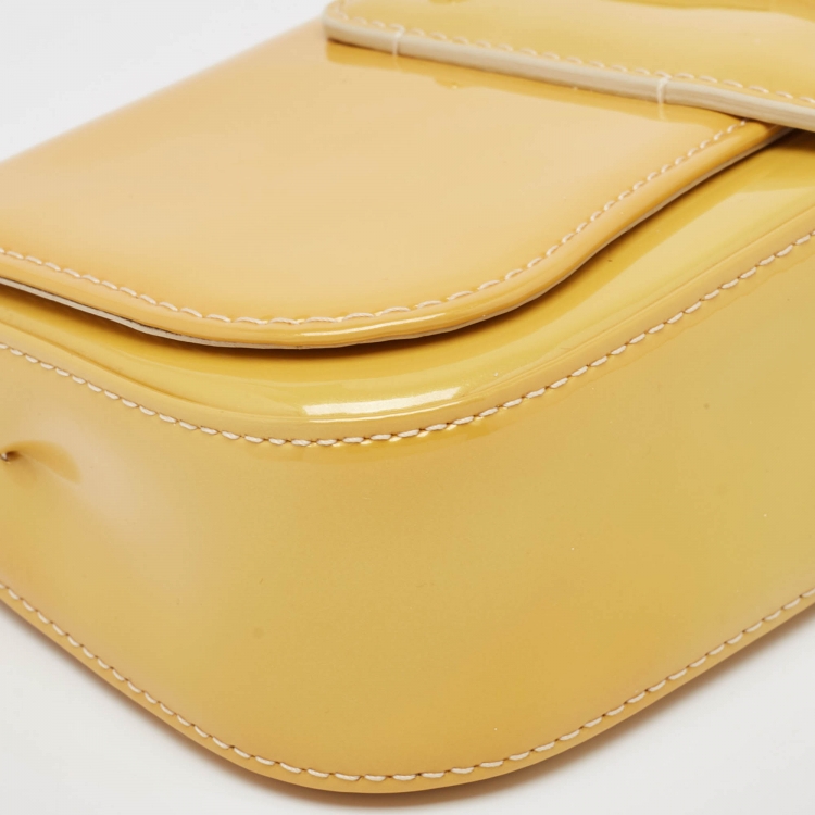 Pre Owned Louis Vuitton Vert Impression Patent Leather Sobe Clutch