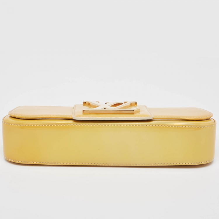Pre Owned Louis Vuitton Vert Impression Patent Leather Sobe Clutch