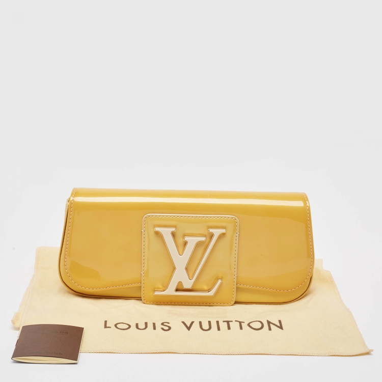 Pre Owned Louis Vuitton Vert Impression Patent Leather Sobe Clutch