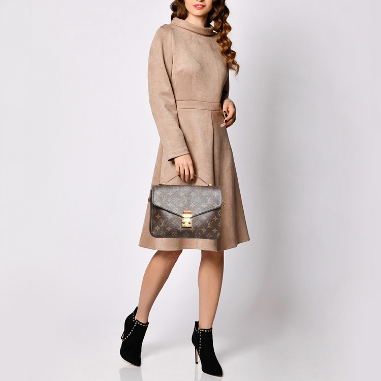 Pre Owned Louis Vuitton Monogram Canvas Pochette Metis Bag