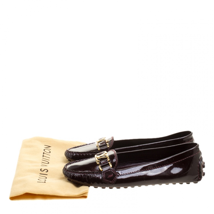 مملوكة مسبقًا Louis Vuitton Bordeaux Patent Leather Oxford Loafers Size 37.5
