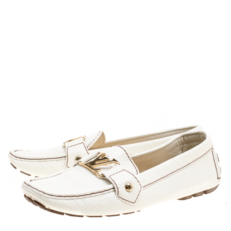 مملوكة مسبقًا Louis Vuitton Off White Leather Oxford Loafers Size 38.5