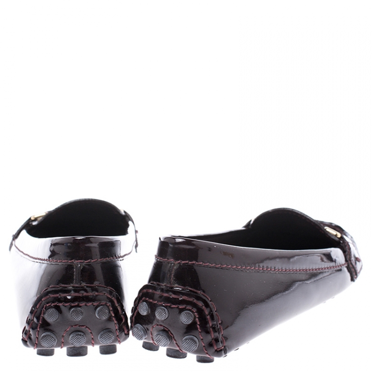مملوكة مسبقًا  Louis Vuitton Burgundy Patent Leather Logo Detail Slip On Loafers Size 38