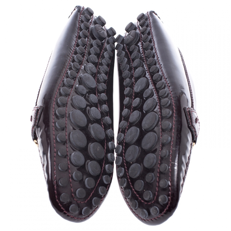 مملوكة مسبقًا  Louis Vuitton Burgundy Patent Leather Logo Detail Slip On Loafers Size 38