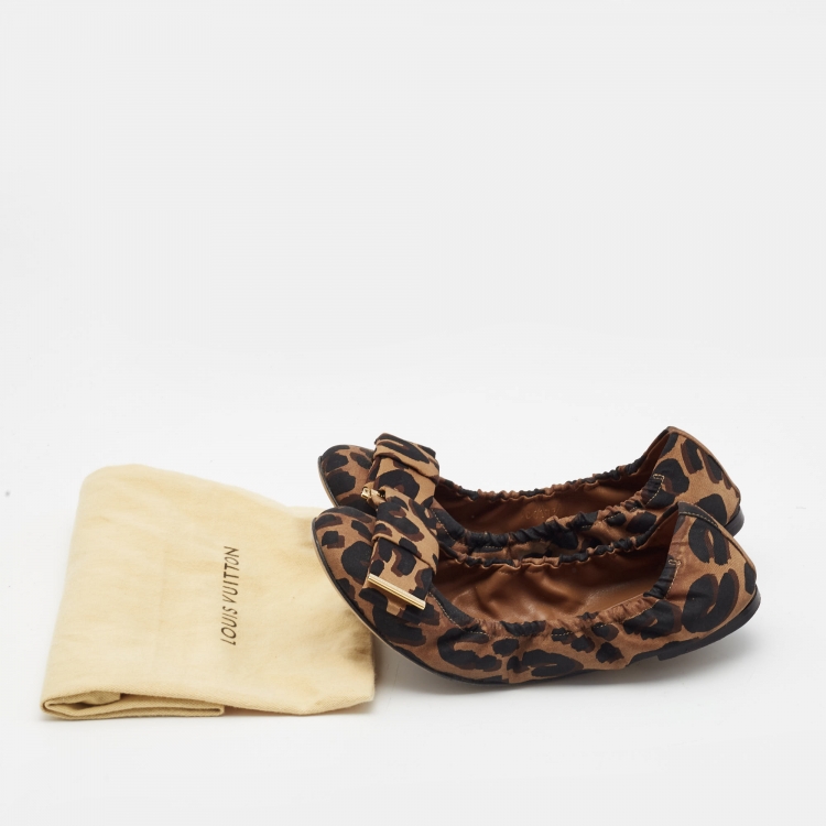 Pre Owned Louis Vuitton Brown/Black Leopard Print Canvas Bow Scrunch Ballet Flats Size 38