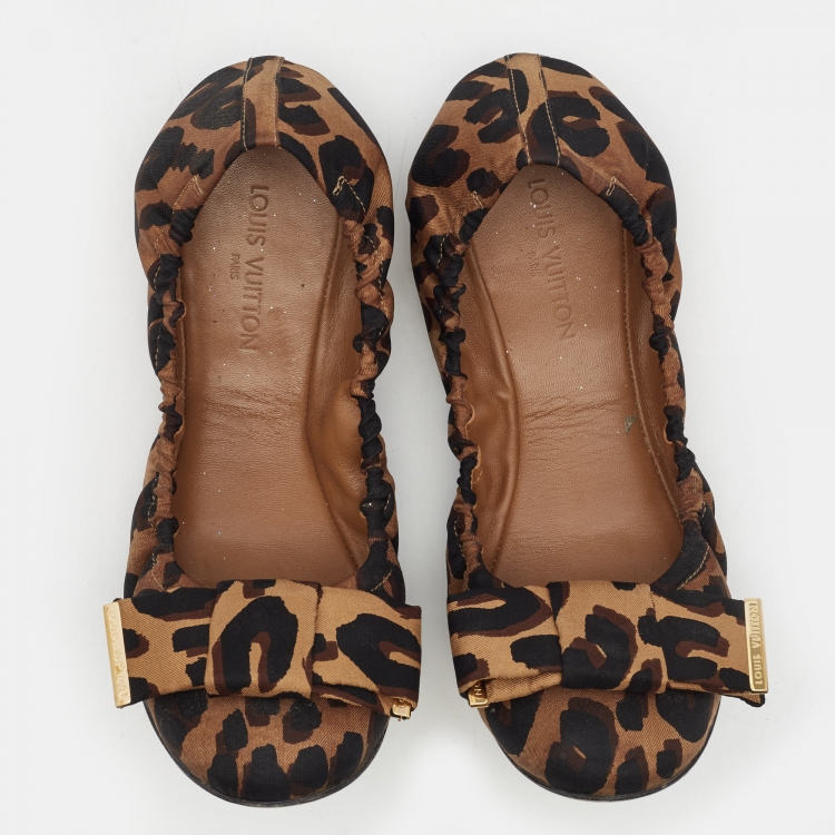 Pre Owned Louis Vuitton Brown/Black Leopard Print Canvas Bow Scrunch Ballet Flats Size 38