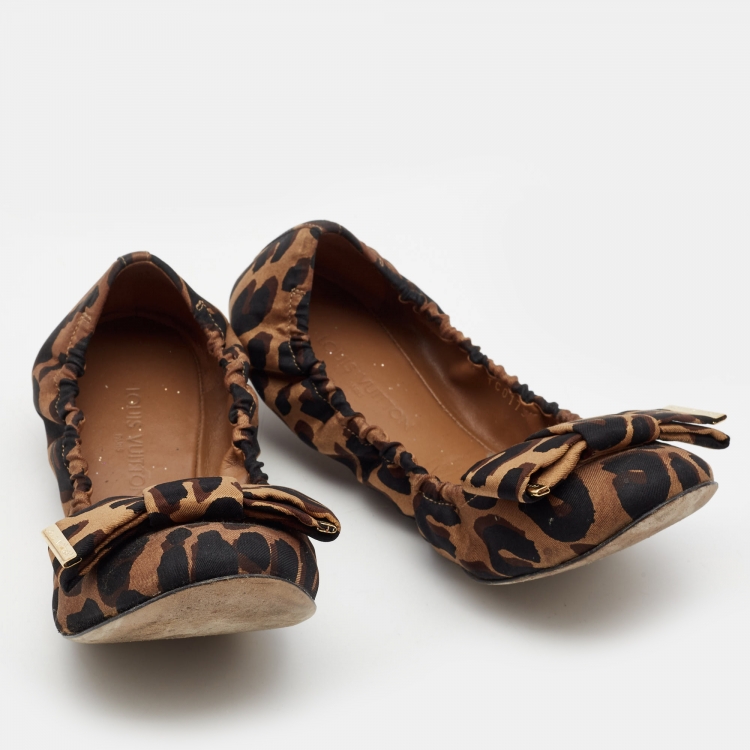 Pre Owned Louis Vuitton Brown/Black Leopard Print Canvas Bow Scrunch Ballet Flats Size 38