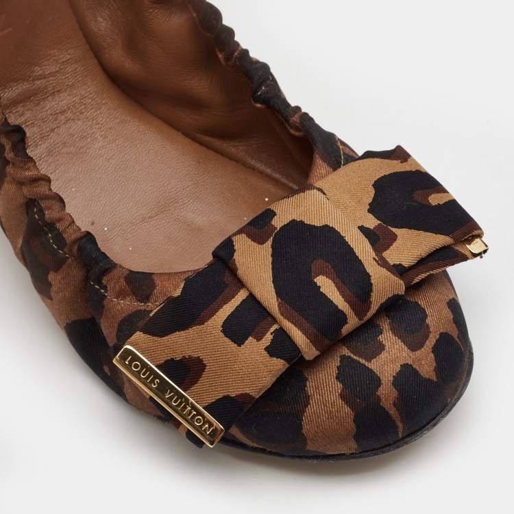 Pre Owned Louis Vuitton Brown/Black Leopard Print Canvas Bow Scrunch Ballet Flats Size 38