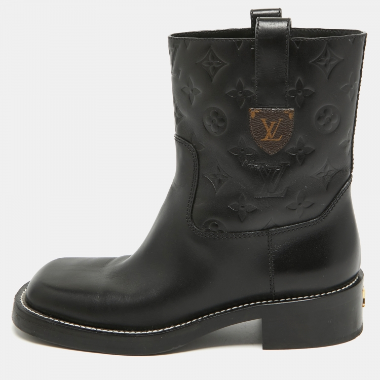 Pre Owned Louis Vuitton Black Leather  Ankle Boots Size 37.5
