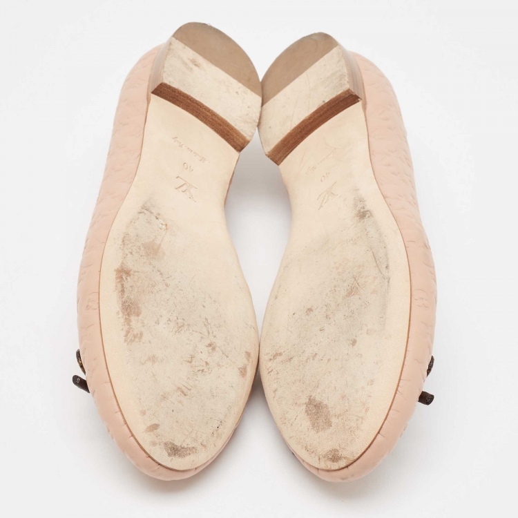 مملوكة مسبقًا Louis Vuitton Beige Monogram Embossed Leather Nina Ballet Flats Size 40