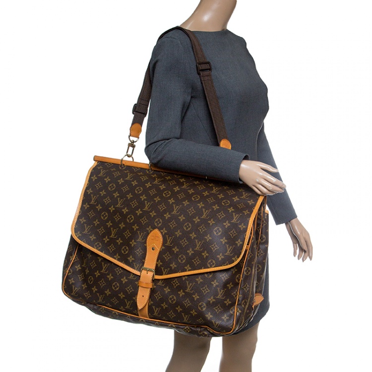 Louis Vuitton Monogram Sac Chasse Travel Bag at 1stDibs