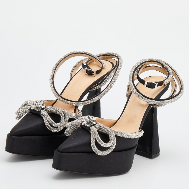 【Mach & Mach】ボウチェーン embellishedサテンプラットフォー Bow Chain embellished satin platform pumps in black - Mach
