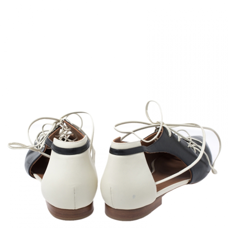 مملوكة مسبقًا Malone Souliers Monochrome Leather Montana Lace Up Pointed Toe Flats Size 39