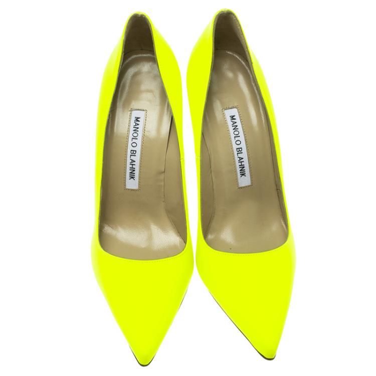 Pre Owned Manolo Blahnik Neon Yellow Leather BB Pointed Toe Pumps Size 37.5