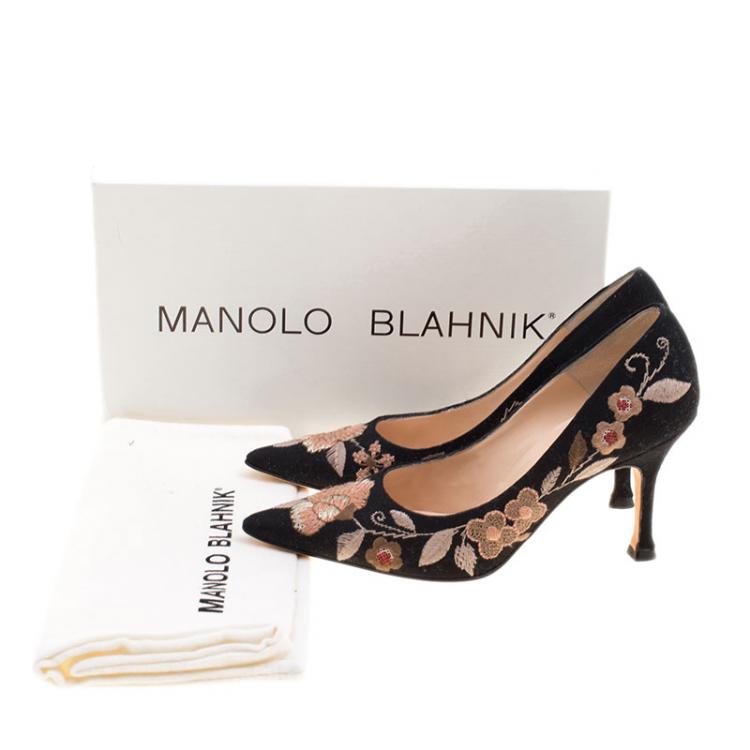 Pre Owned Manolo Blahnik Black Floral Embroidered Canvas Kayal Pointed Toe Pumps Size 35.5