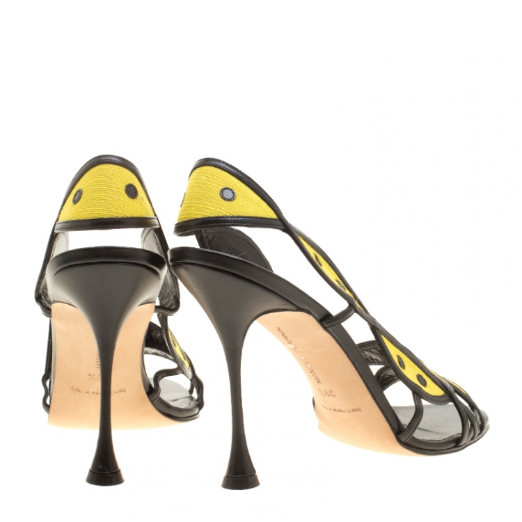 مملوكة مسبقًا Manolo Blahnik Two Tone Cutout Canvas and Leather Slingback Sandals Size 39.5