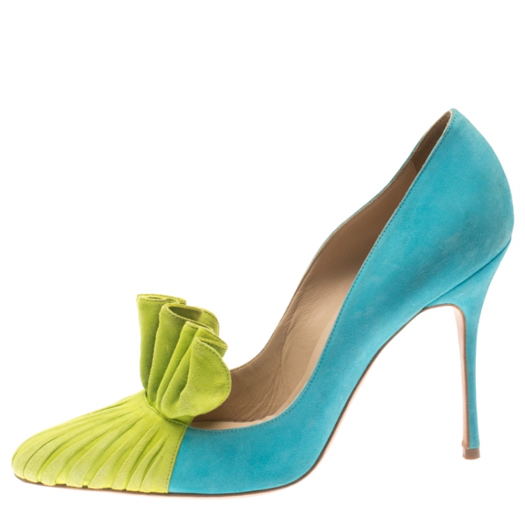 Pre Owned Manolo Blahnik Blue/Green Suede Arleti Frill Detail Pumps Size 39