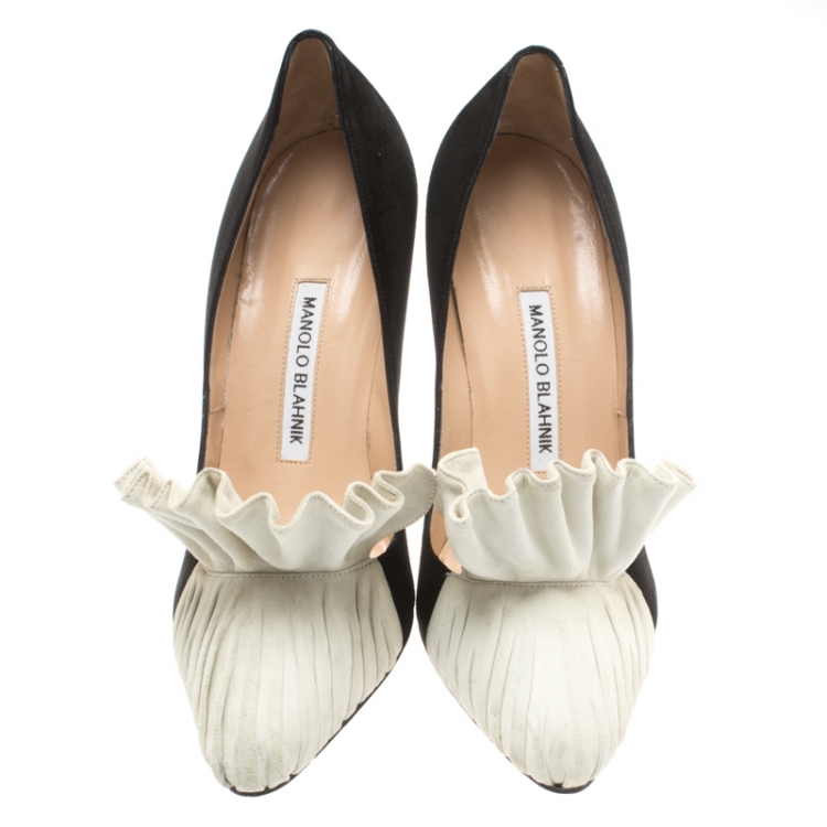 مملوكة مسبقًا Manolo Blahnik Black and Beige Suede Arleti Frill Detail Pumps Size 38