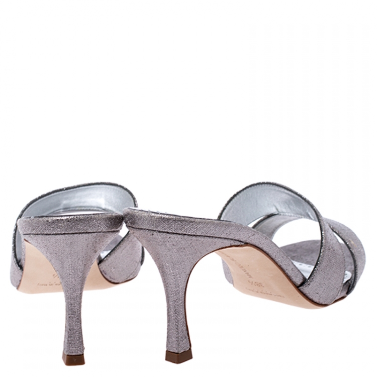 مملوكة مسبقًا Manolo Blahnik Metallic Silver Leather Lacopo Open Toe Sandals Size 38.5