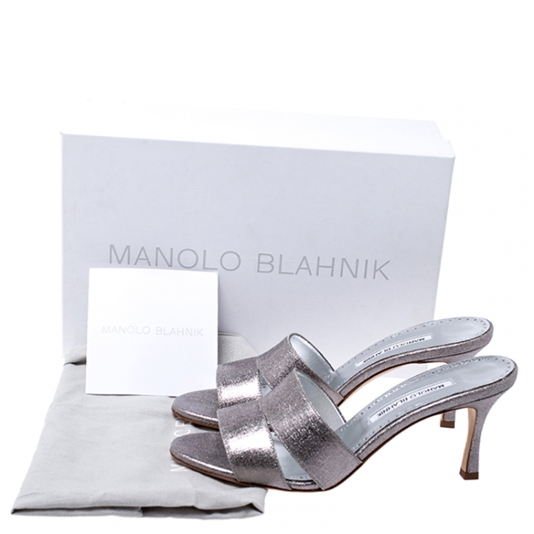 مملوكة مسبقًا Manolo Blahnik Metallic Silver Leather Lacopo Open Toe Sandals Size 38.5