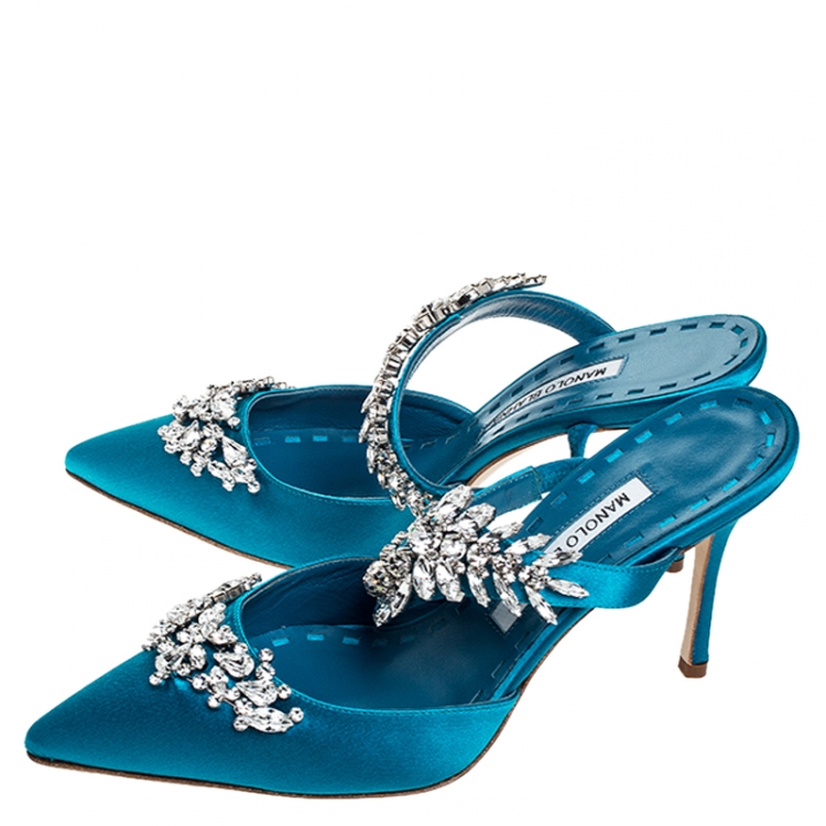 مملوكة مسبقًا Manolo Blahnik Blue Crystal Embellished Satin Lurum Mule Sandals Size 38